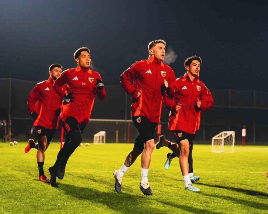 Kayserispor, Süper Lig’in ikinci yarısı öncesi Antalya’da kamp çalışmalarına başladı.
