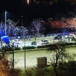 Beşikdüzü’nde trafik kazası sonrası sürücüler arasında kavga çıktı, yol 1 saat kapandı.