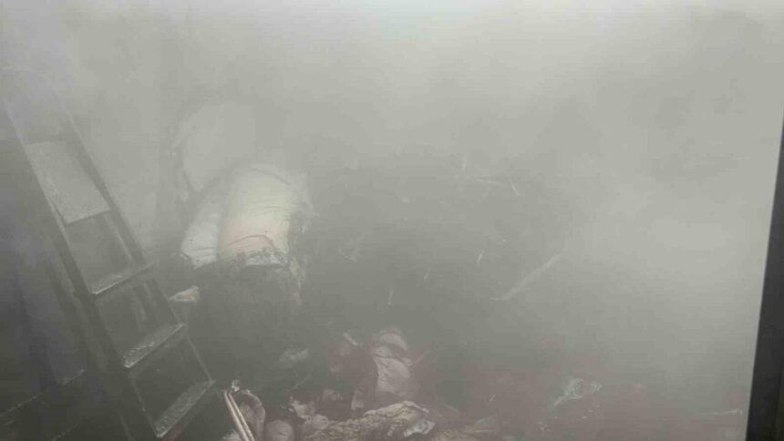 Eskişehir’de elektrikli ısıtıcı yangına yol açtı, 1 kişi dumandan etkilendi.