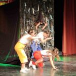 Kepez Belediyesi, yeni yılın ilk çocuk oyununu miniklerle buluşturdu: Dilek Elması büyük ilgi gördü.