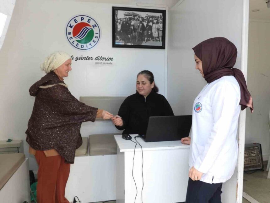 Kepez Belediyesi Mobil Sağlık Tırı, 2025’te 6 bin 577 kişiye kanser taraması yaptı. Kepez Belediyesi Mobil Sağlık Tırı, 2025’te 6 bin 577 kişiye kanser taraması yaptı.