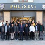 Kilis Valisi Tahir Şahin, 10 Ocak Çalışan Gazeteciler Günü’nde basın mensuplarıyla bir araya geldi.