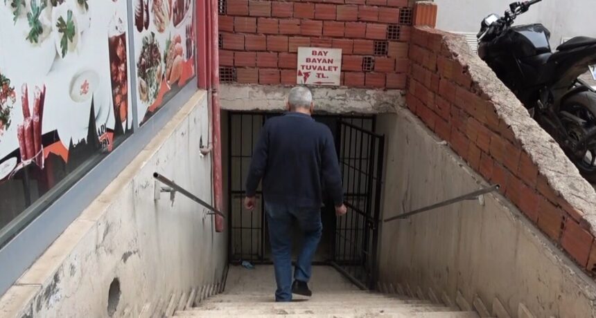 Kilis’te Akşam Saatlerinde Tuvalet Bulamamak Vatandaşları Zor Durumda Bırakıyor