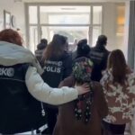 Kırklareli ve Lüleburgaz’da düzenlenen uyuşturucu operasyonunda 5 kişi tutuklandı, çok miktarda uyuşturucu madde ele geçirildi.