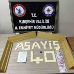 Kırşehir’de kumar oynayan bir kahvehaneye düzenlenen operasyonda ceza kesildi.