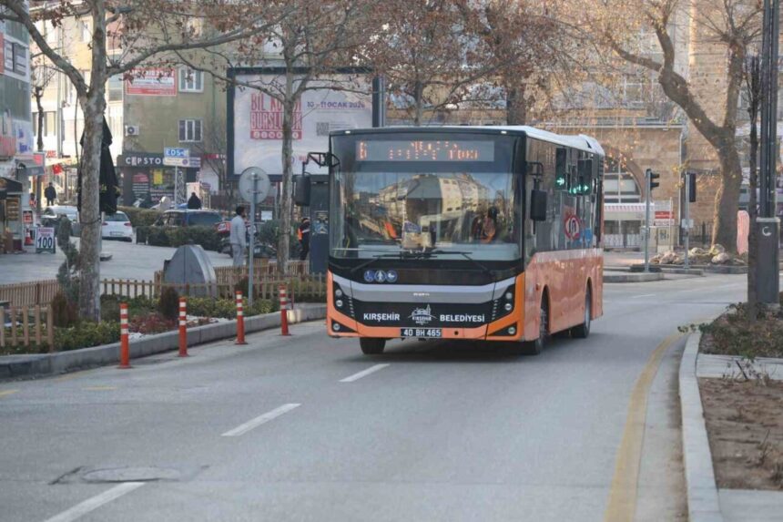 Kırşehir’de toplu ulaşım bilet fiyatları 2026 için artırıldı: Tam biniş 25 TL, öğrenci 18 TL oldu.
