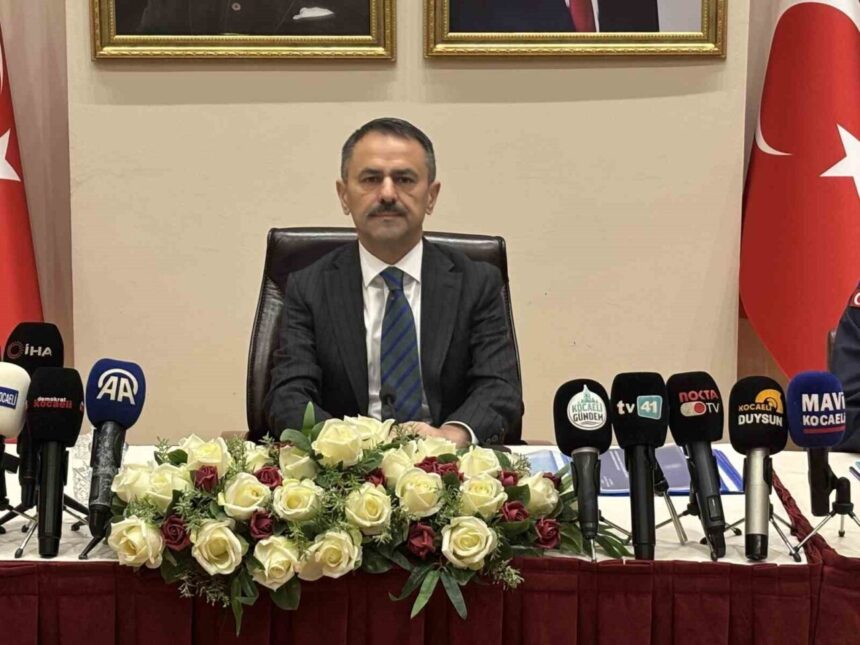 Kocaeli Valisi Aktaş, 2025’te 4 bin 635 hükümlünün yakalandığını, 788 şüphelinin uyuşturucudan tutuklandığını duyurdu. Kocaeli Valisi Aktaş, 2025’te 4 bin 635 hükümlünün yakalandığını, 788 şüphelinin uyuşturucudan tutuklandığını duyurdu.