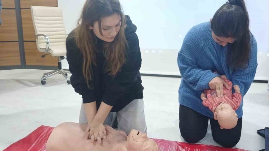 Koçarlı KYK Yurdu’nda Öğrencilere İlk Yardım Eğitimi Verildi