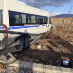 Yalvaç’ta Sürücüsünün Kontrolden Çıkmasıyla Hafif Ticari Araç Bahçe Evine Çarptı, 1 Yaralı