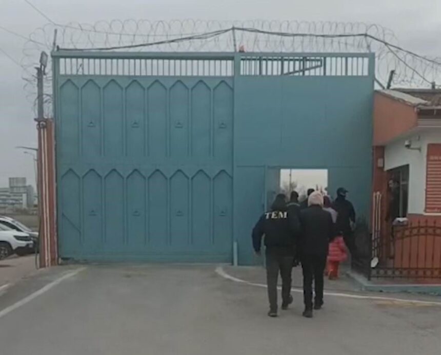 Konya’da 9 yıldır aranan A.U.A., silahlı terör örgütüne üye olmaktan operasyonla yakalandı. Konya’da 9 yıldır aranan A.U.A., silahlı terör örgütüne üye olmaktan operasyonla yakalandı.