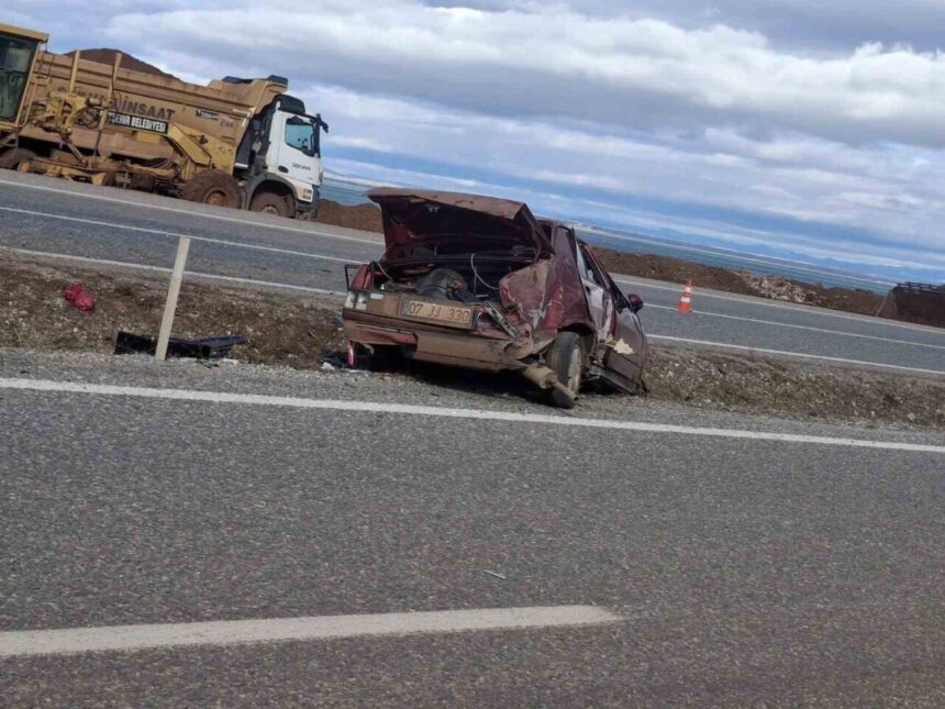 Beyşehir’de otomobilin devrilmesi sonucu 2 kişi yaralandı. Beyşehir’de otomobilin devrilmesi sonucu 2 kişi yaralandı.