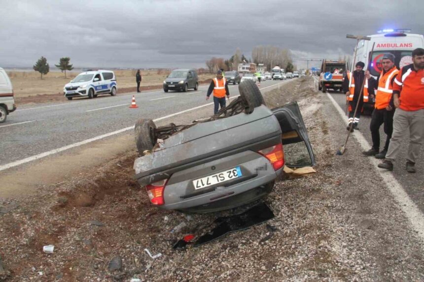 Beyşehir’de devrilen otomobil kazasında aynı aileden 6 kişi yaralandı. Beyşehir’de devrilen otomobil kazasında aynı aileden 6 kişi yaralandı.