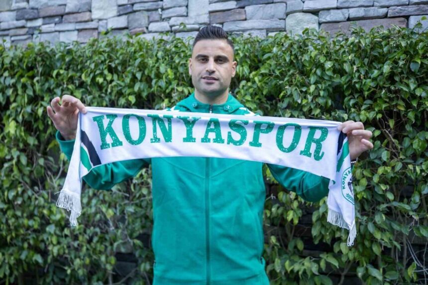 Konyaspor, deneyimli futbolcu Deniz Türüç ile 2,5 yıllık sözleşme imzaladı.