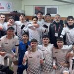 Körfez Gençlerbirliği, U-18 Ligi C Grubu’nda Başiskele Belediyespor’u 2-0 yenerek liderliğe yükseldi.