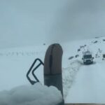 Sivas’ta kar nedeniyle yolu kapanan köyde mahsur kalan hasta, ekiplerin müdahalesiyle kurtarıldı.