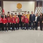 Kütahya İl Milli Eğitim Müdürü, Kros Müsabakalarında Başarı Ortaya Koyan Öğrencileri Kabul Etti