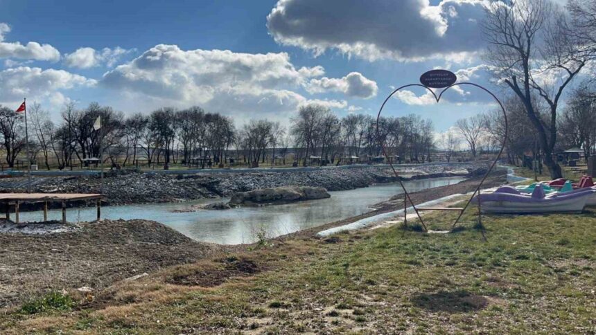 Sakaryabaşı Havuzunda Su Kaçışı İçin DSİ Tarafından Çalışmalar Sürüyor