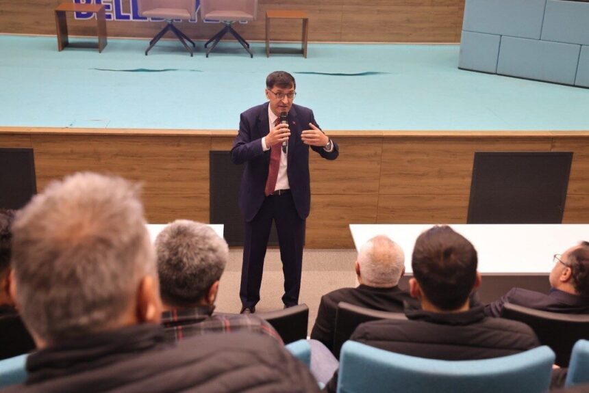 Kütahya Belediyesi, Hafriyat Yönetim Bilgi Sistemi’ni tanıtmak için bilgilendirme toplantısı düzenledi. Kütahya Belediyesi, Hafriyat Yönetim Bilgi Sistemi’ni tanıtmak için bilgilendirme toplantısı düzenledi.