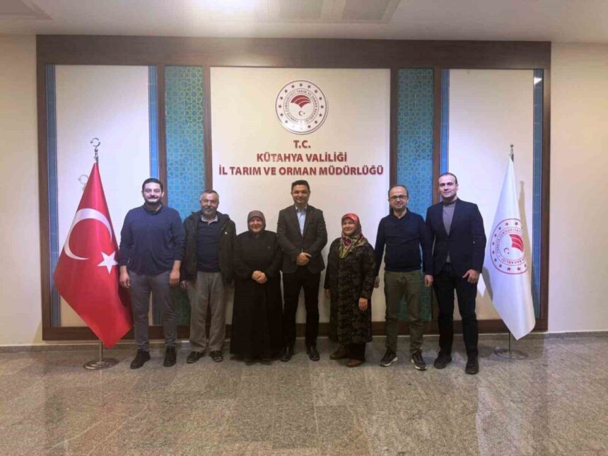 Kütahya’daki Sekiören ve Domaniç Kadın Girişimi Kooperatifleri, tarımsal projeler için istişare yaptı. Kütahya’daki Sekiören ve Domaniç Kadın Girişimi Kooperatifleri, tarımsal projeler için istişare yaptı.