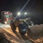 Sincik’te Yoğun Kar Nedeniyle Mahsur Kalan Doğalgaz Yüklü Tır Kurtarıldı