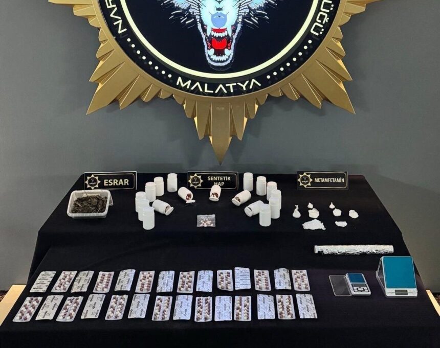 Malatya’da sokak satıcılarına yönelik operasyonda uyuşturucu maddeler ele geçirildi, 14 kişi gözaltına alındı.