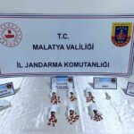 Malatya’da yapılan operasyonlarda toplam 1.627 adet sentetik ecza hapı ele geçirildi, 2 kişi gözaltına alındı.