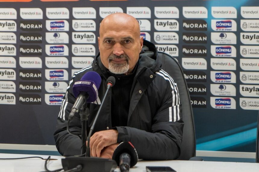 Trendyol 1. Lig’de Manisa FK-Ümraniyespor maçının ardından teknik direktörler görüş bildirdi. Trendyol 1. Lig’de Manisa FK-Ümraniyespor maçının ardından teknik direktörler görüş bildirdi.