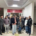 Manisa’da düzenlenen operasyonda 34 düzensiz göçmen ve sürücü yakalandı.