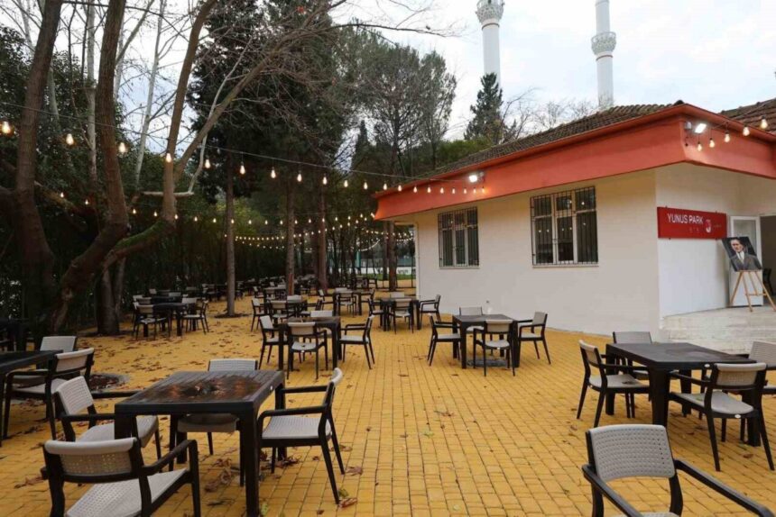 Emekli Kafe, 7 Ocak Çarşamba günü Laleli Mahallesi’nde açılıyor. Çay 5 TL, kahve 10 TL.