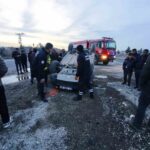 Mardin’de sürücüsünün kontrolünden çıkan cip, hafif ticari araca çarparak takla attı; sürücü yaralandı.