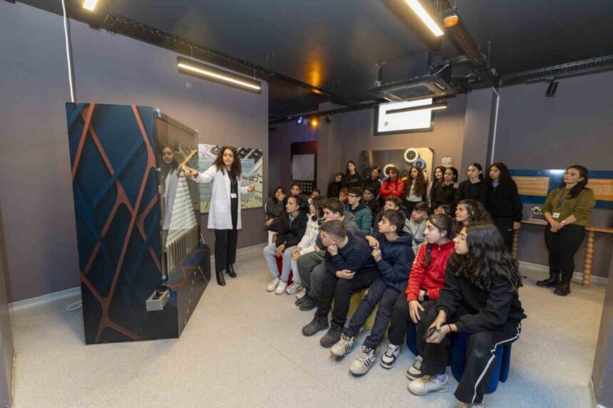 Tarsus’taki Aratos Matematik Evi, açıldığı yılda binlerce öğrenciye matematiği eğlenceli bir şekilde öğretmeyi başardı.