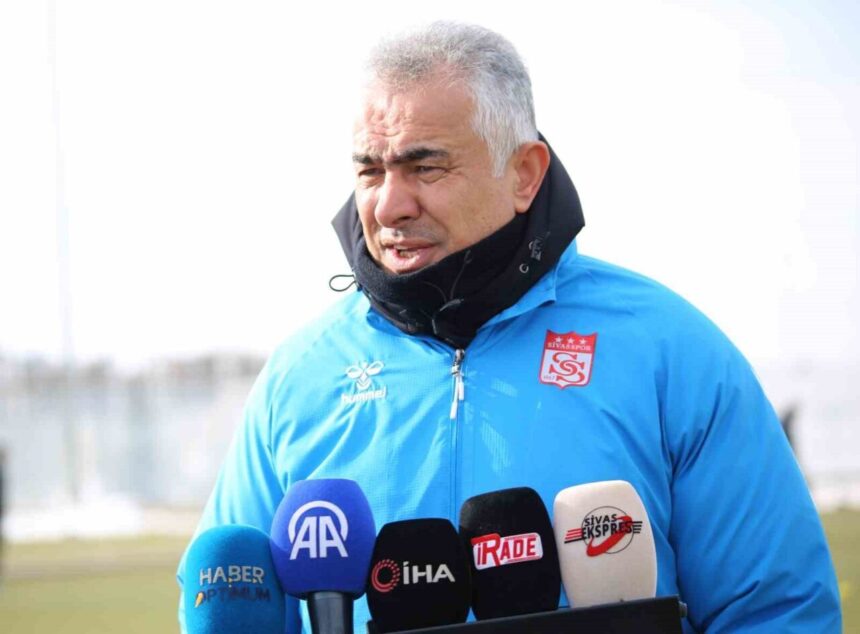 Sivasspor Teknik Direktörü Altıparmak, Rey Manaj’ın transferini istediklerini belirtti Sivasspor Teknik Direktörü Altıparmak, Rey Manaj’ın transferini istediklerini belirtti