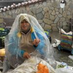 Menteşe’de fırtına ve sağanak yağış, Perşembe Pazarı’nda zorluklar yarattı.