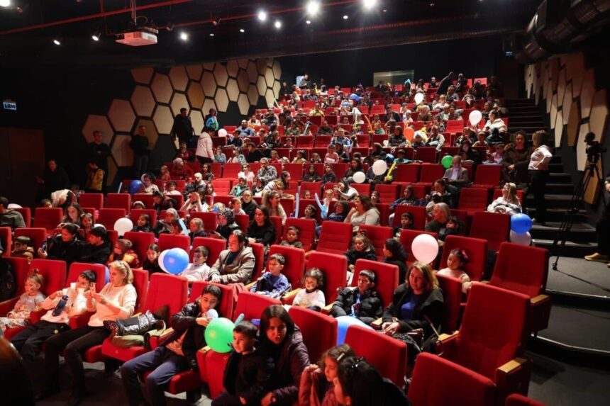 Merkezefendi Belediyesi’nin düzenlediği Karne Şenliği, çocuklara iki gün boyunca eğlenceli anlar sundu. Merkezefendi Belediyesi’nin düzenlediği Karne Şenliği, çocuklara iki gün boyunca eğlenceli anlar sundu.