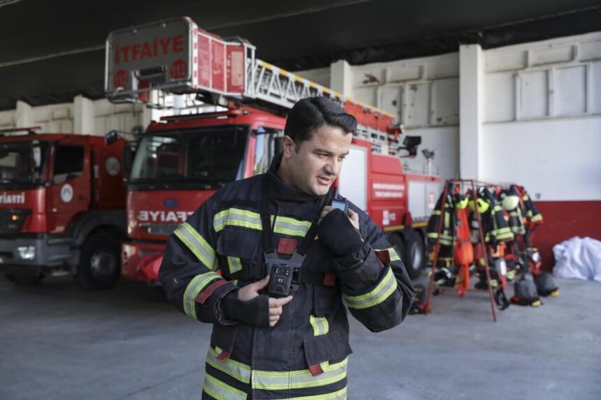 Mersin İtfaiyesi, 2025 yılındaki 11 bin 396 vakaya müdahale ederek 24 saat hizmet sundu. Mersin İtfaiyesi, 2025 yılındaki 11 bin 396 vakaya müdahale ederek 24 saat hizmet sundu.