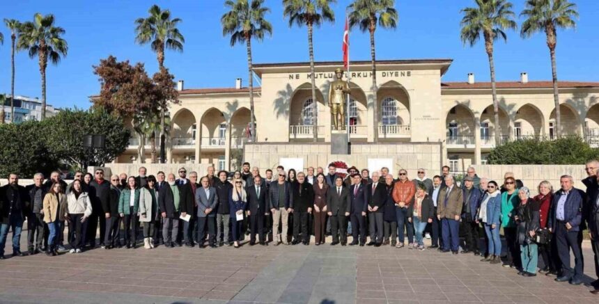 Mersin’de 10 Ocak Çalışan Gazeteciler Günü, çeşitli etkinliklerle coşkuyla kutlandı. Mersin’de 10 Ocak Çalışan Gazeteciler Günü, çeşitli etkinliklerle coşkuyla kutlandı.