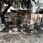 Mersin’de yalnız yaşayan 58 yaşındaki bir adam evinin kundaklanması sonucu ağır yaralandı.