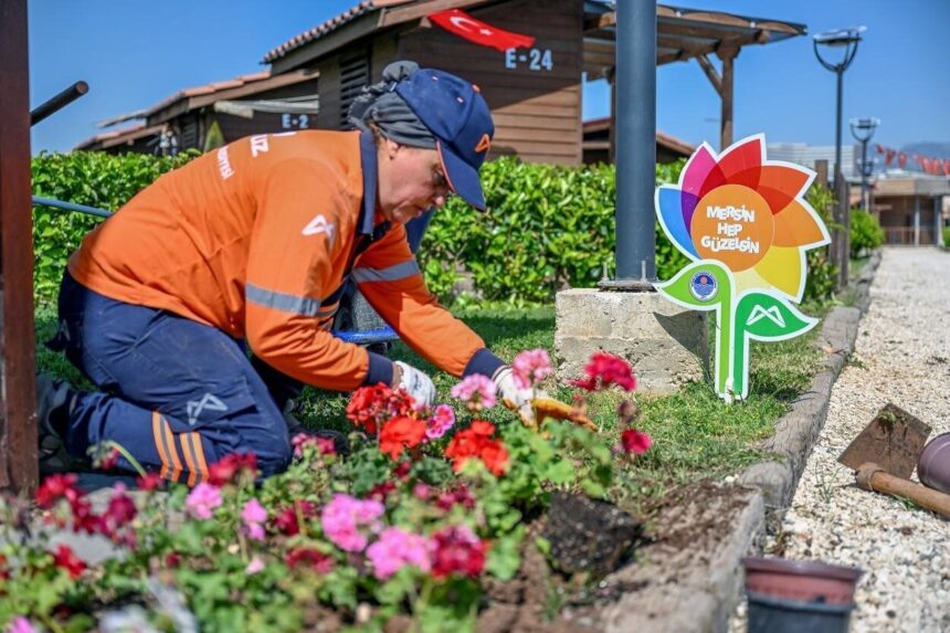 Mersin Büyükşehir Belediyesi, 2025 yılında 2 milyon 200 bin bitkiyi toprakla buluşturdu ve yeşil alanları geliştirdi.
