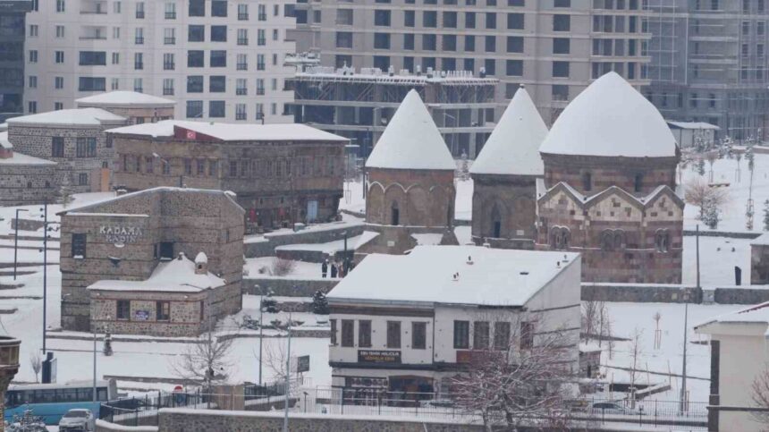 Meteoroloji 12. Bölge Müdürlüğünden çığ, buzlanma ve don uyarısı, tedbirli olunması gerektiği bildirildi. Meteoroloji 12. Bölge Müdürlüğünden çığ, buzlanma ve don uyarısı, tedbirli olunması gerektiği bildirildi.