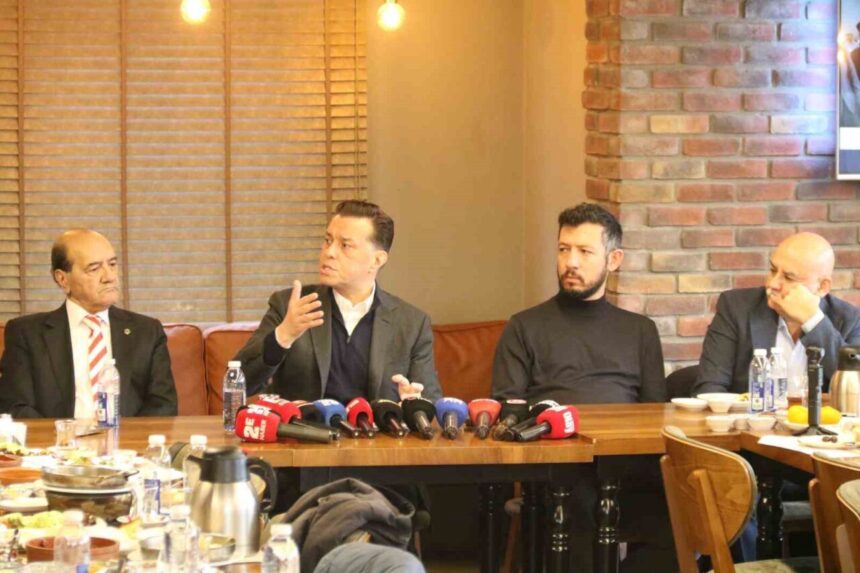 Eskişehir’de Odunpazarı’nın belediyeye yeni bir ilçe olarak bölünmesi planlanıyor. Eskişehir’de Odunpazarı’nın belediyeye yeni bir ilçe olarak bölünmesi planlanıyor.