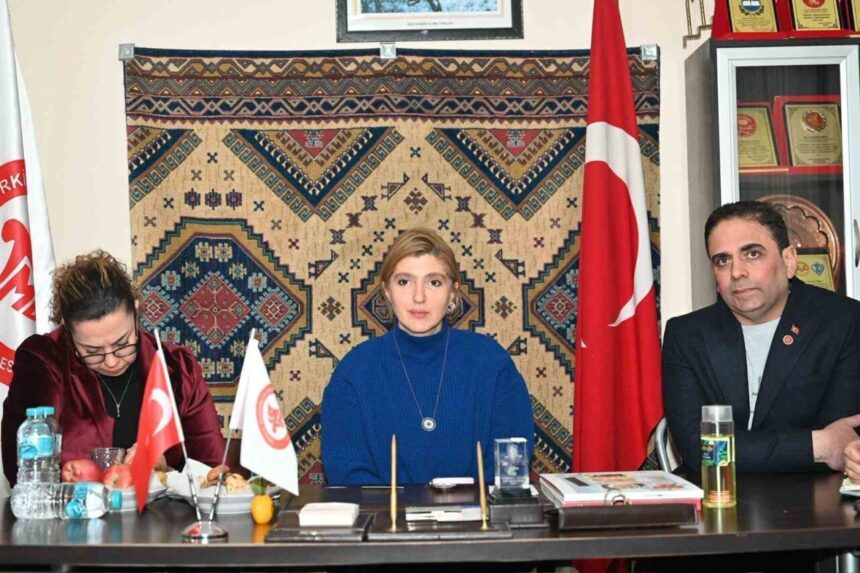 Milletvekili Ölmeztoprak, Malatya’da muhtarlar ve sakinlerle konut çalışmaları ve ihtiyaçları değerlendirdi. Milletvekili Ölmeztoprak, Malatya’da muhtarlar ve sakinlerle konut çalışmaları ve ihtiyaçları değerlendirdi.