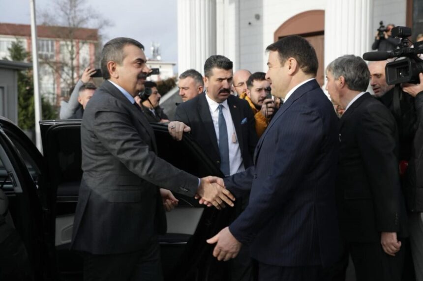 Milli Eğitim Bakanı Yusuf Tekin, Kütahya Valisi Musa Işın’la Valilikte bir araya geldi. Milli Eğitim Bakanı Yusuf Tekin, Kütahya Valisi Musa Işın’la Valilikte bir araya geldi.