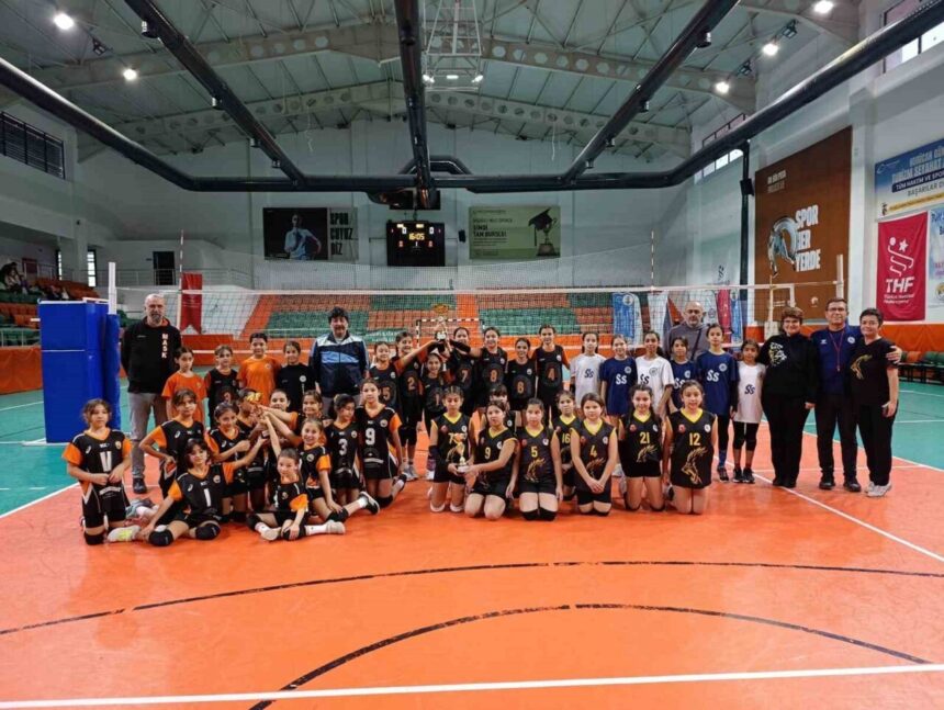 Köyceğiz’de Mini Voleybol Sporcuları İçin Dostluk Maçları Düzenlendi