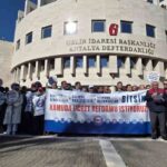 Memur-Sen, kamu ücret dengesizliğine dikkat çekmek için 81 ilde basın açıklaması gerçekleştirdi.