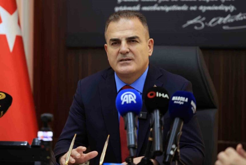 Muğla Valisi Akbıyık, düzensiz göçmen sayısında yüzde 65 oranında azalma olduğunu açıkladı. Muğla Valisi Akbıyık, düzensiz göçmen sayısında yüzde 65 oranında azalma olduğunu açıkladı.