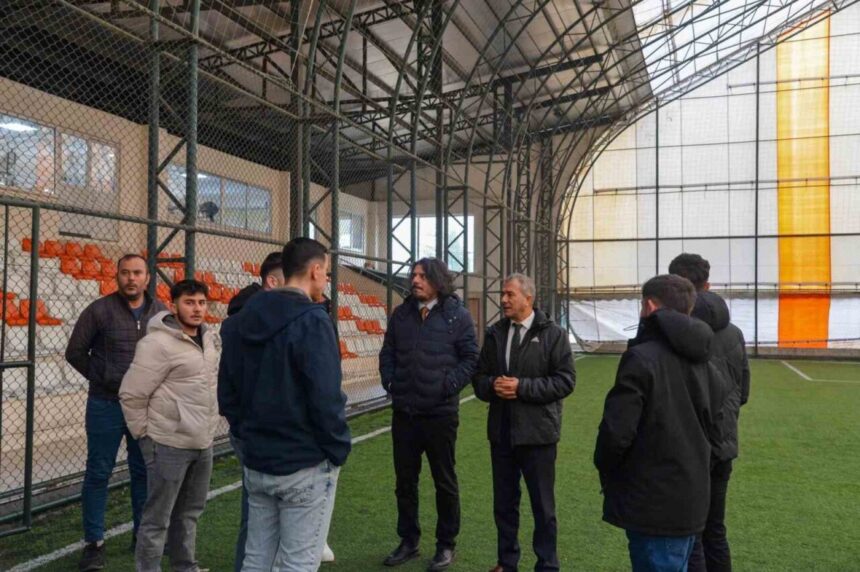 Osmaneli MYO öğrencileri Bilecik Şeyh Edebali Üniversitesi Merkez Kampüsünü ziyaret etti. Osmaneli MYO öğrencileri Bilecik Şeyh Edebali Üniversitesi Merkez Kampüsünü ziyaret etti.