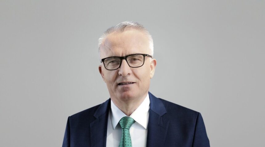 Aksa Enerji, 2030 hedeflerine ulaşmak amacıyla üst yönetiminde önemli değişiklikler yaptı. Aksa Enerji, 2030 hedeflerine ulaşmak amacıyla üst yönetiminde önemli değişiklikler yaptı.