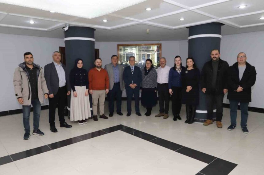 Nazilli Belediyesi ve Hizmet-İş Sendikası arasında 3 yıllık Toplu İş Sözleşmesi imzalandı. Nazilli Belediyesi ve Hizmet-İş Sendikası arasında 3 yıllık Toplu İş Sözleşmesi imzalandı.