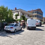 Nevşehir’de dünürünü pompalı tüfekle vurarak öldüren sanık, mahkeme önüne çıktı.