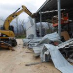 Nilüfer Belediyesi, kaçak yapıları yıkma çalışmalarına devam ediyor. 3 yapı yok edildi.